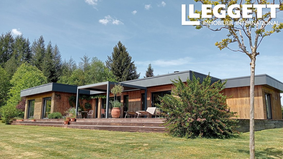 Villa in Neuvic, Nouvelle-Aquitaine, France 1 - 16826657