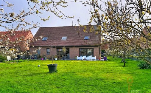 Haus in Bousbecque, Nordfrankreich, Frankreich 1
