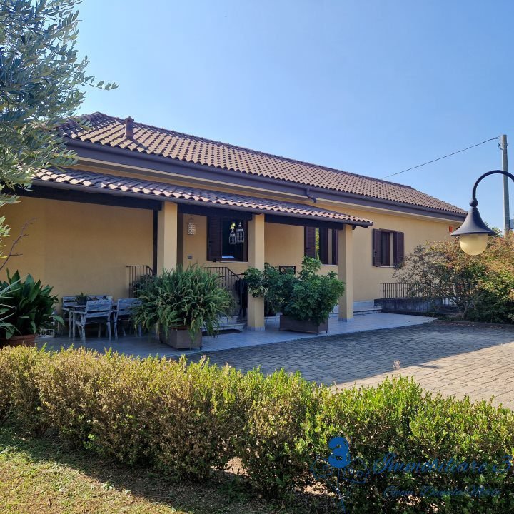 Villa in Villanova d'Albenga, Liguria, Italy 3 - 16570770
