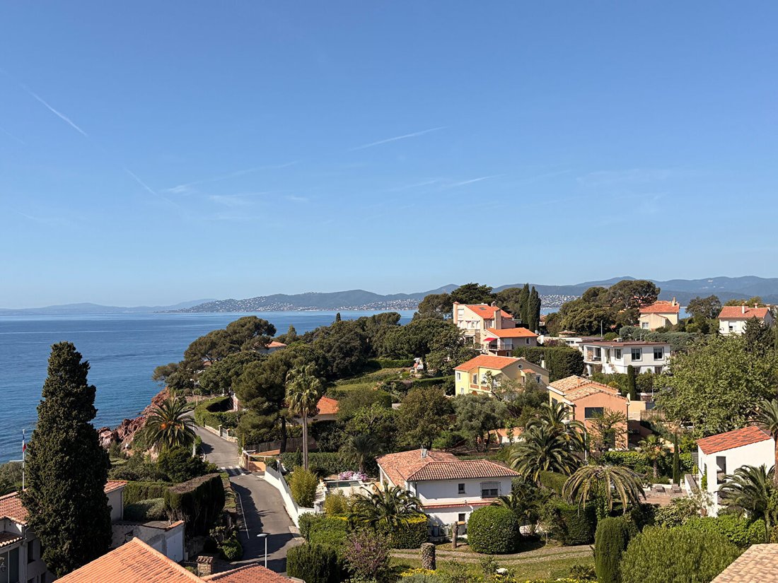 Villa in Plateau Notre Dame Sud-Bord de mer-Beaurivage, Saint-Raphaël, France 1 - 17779800