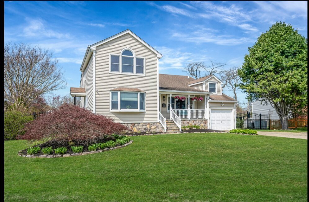 House in West Islip, New York, United States 2 - 17764450