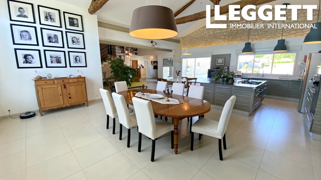 House in Saint-Germain-de-Lusignan, Nouvelle-Aquitaine, France 4 - 17780114