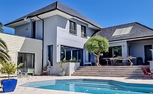 Villa in Pau, Nouvelle-Aquitaine, France 1