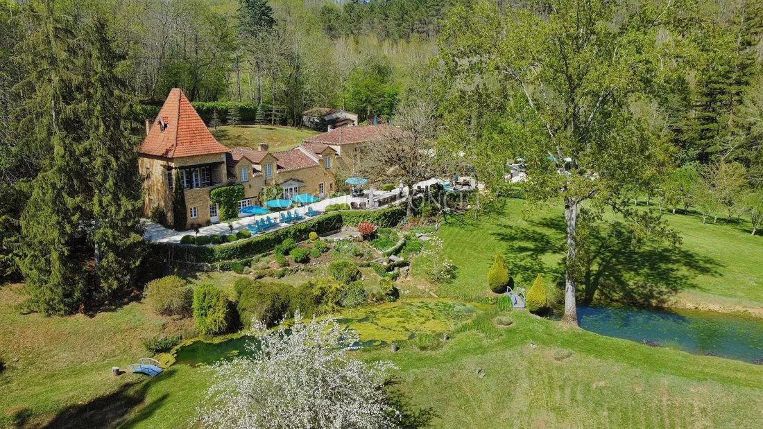 Estate in Charles de Gaulle, Cahors, France 3 - 17780033