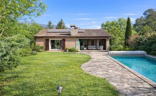 House in Sud, Roquefort-les-Pins, France 1