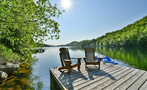 Casa a Sainte-Marguerite-du-Lac-Masson, Québec, Canada 1