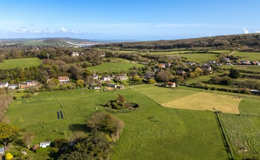 House in Totland Bay (Totland), Totland Bay, England 1