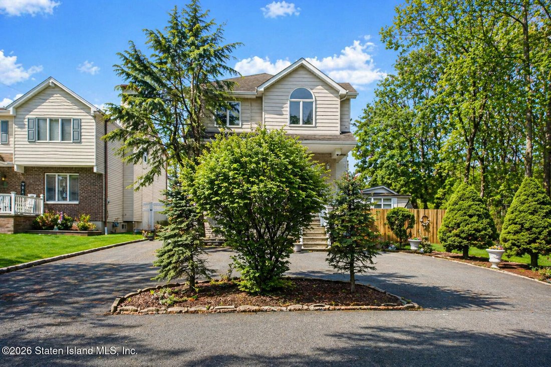 House in New York, New York, United States 2 - 17058418
