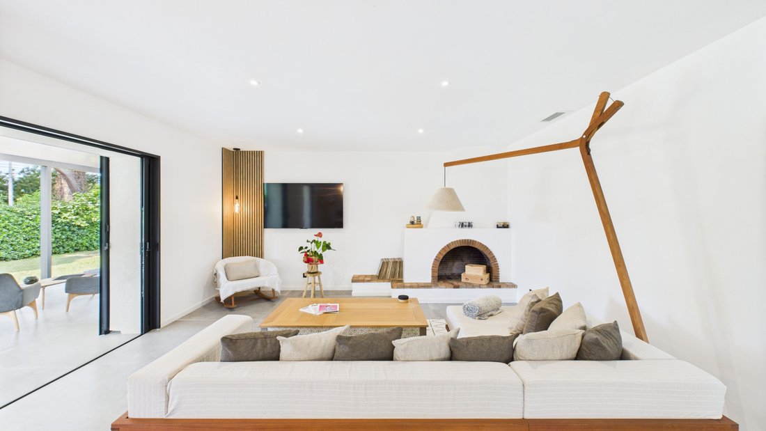 House in Hyeres, Provence-Alpes-Côte d'Azur, France 3 - 15938799