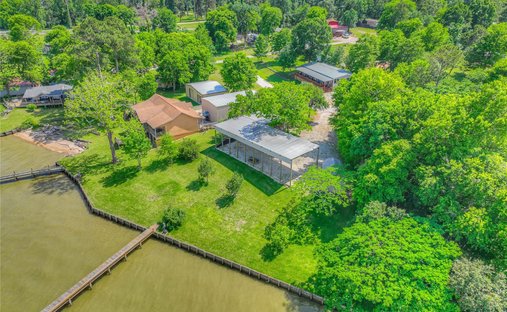 House in Point Blank, Texas, United States 1