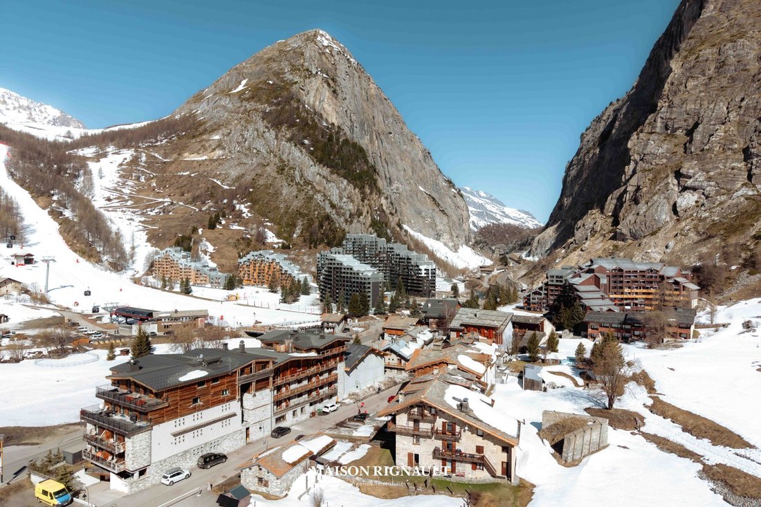 Chalet in Val-d'Isere, Auvergne-Rhône-Alpes, France 2 - 17783555