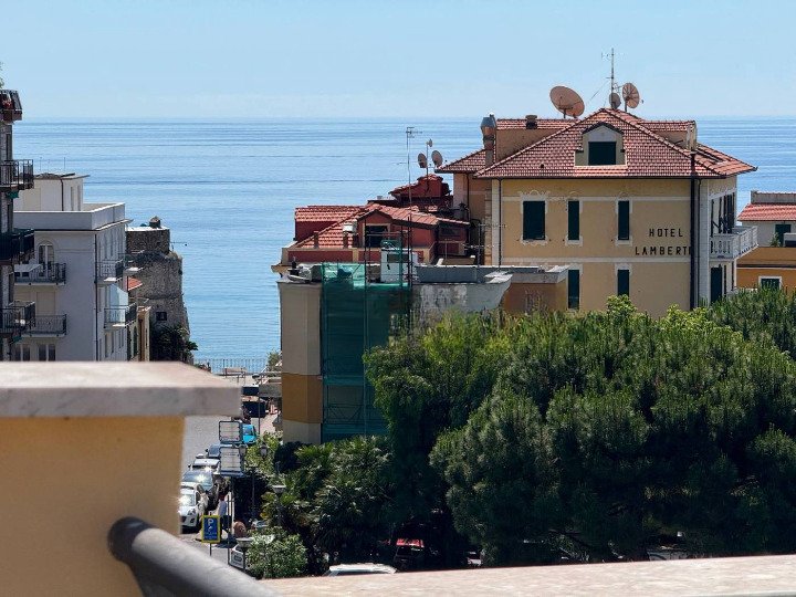 Apartment in Central Hill, Alassio, Liguria 1 - 17780936