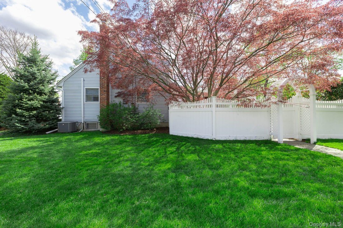 House in Saint James, New York, United States 4 - 17783408