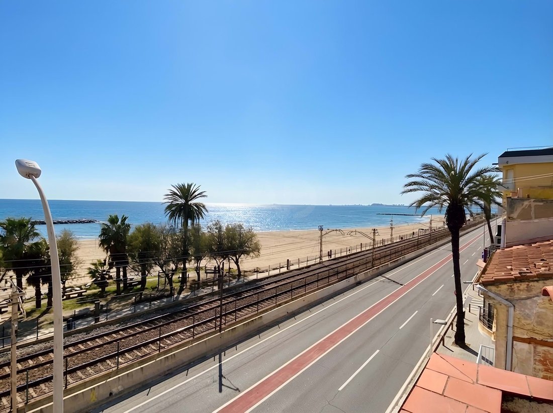 Townhouse in Premia de Mar, Catalonia, Spain 2 - 17780514