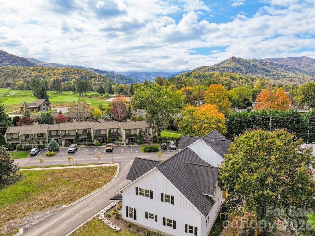 Townhouse in Waynesville, North Carolina, United States 3 - 17782980
