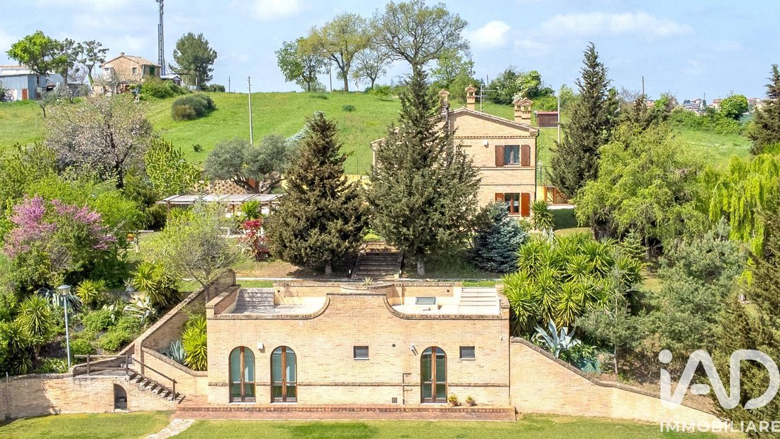 Villa in Recanati, Marche, Italy 1 - 17783452