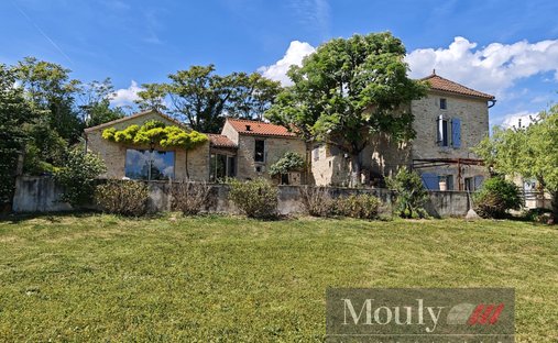 Estate in Pradines, Occitania, France 1