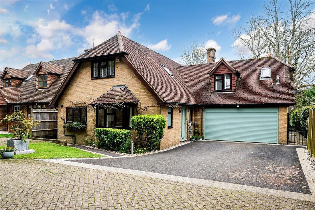 House in Coulsdon, London Borough of Croydon, England 2 - 17382829