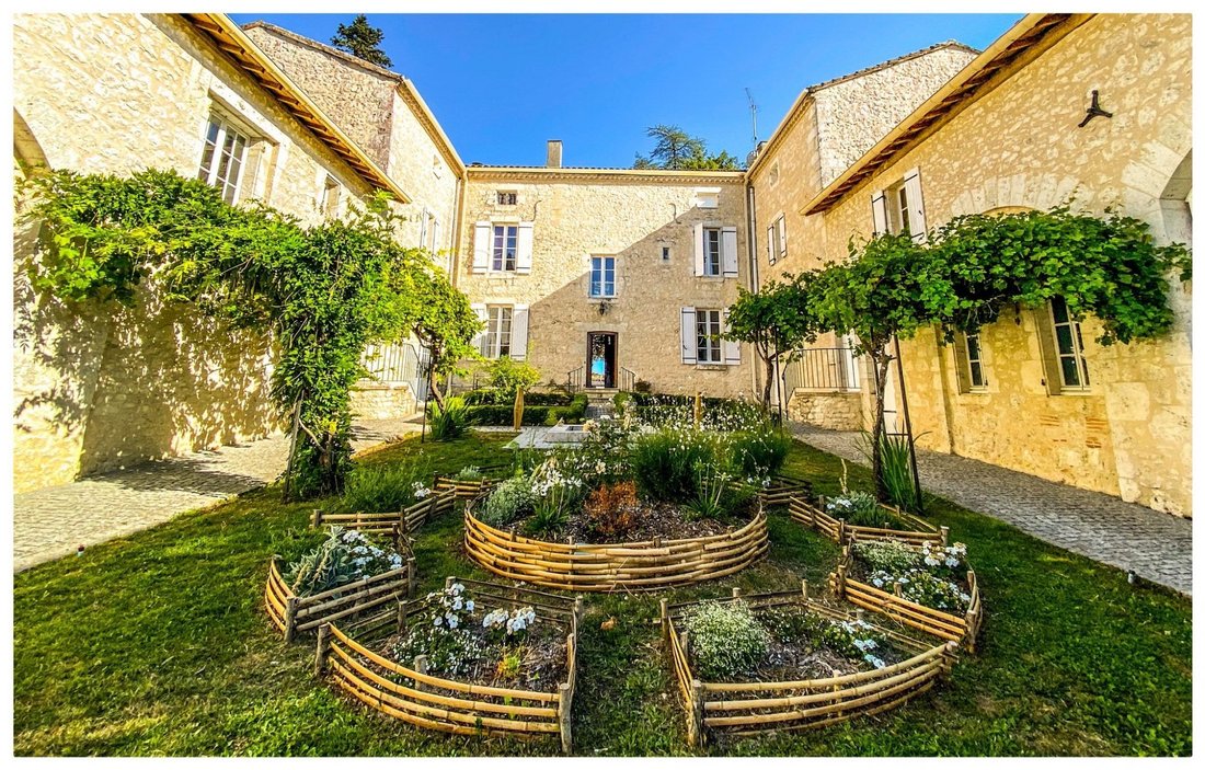 Chateau in École Paul Bert-Lycée Bernard Palissy, Agen, France 5 - 17783528