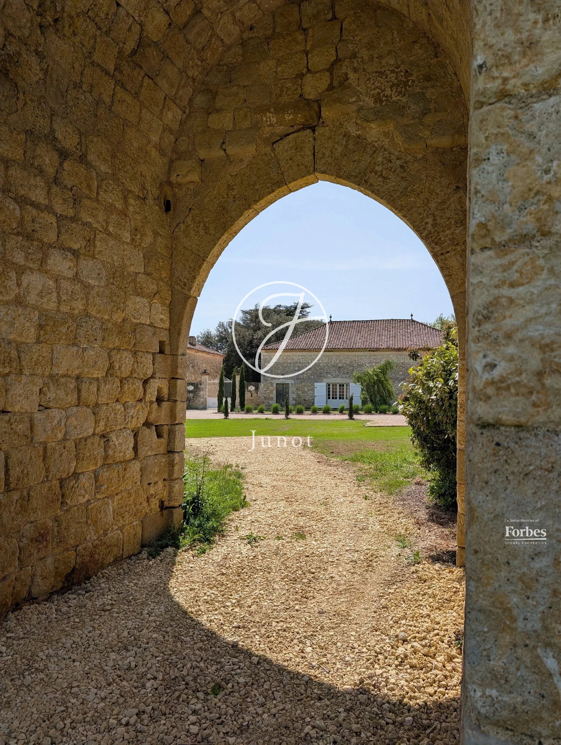 Château Vic Fezensac 503.14 Sqm 9 Rooms