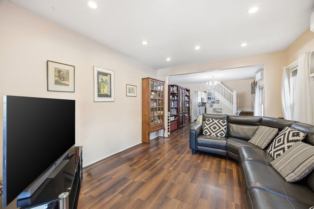 House in New York, New York, United States 4 - 17783752