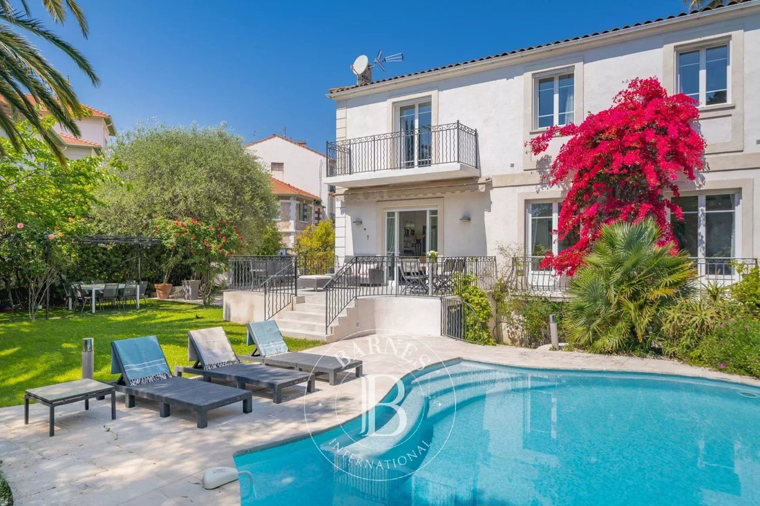 Villa in Cannes, Provence-Alpes-Côte d'Azur, France 3 - 17779938
