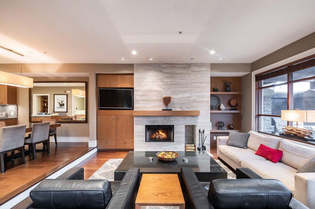 Condo in Whistler, British Columbia, Canada 1 - 17783407