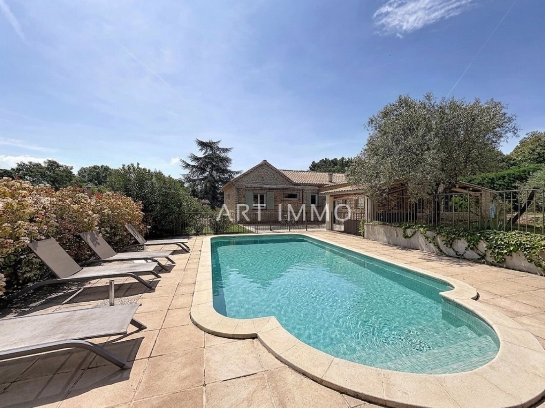 House in Saint-Saturnin-lès-Apt, Provence-Alpes-Côte d'Azur, France 1 - 17540793