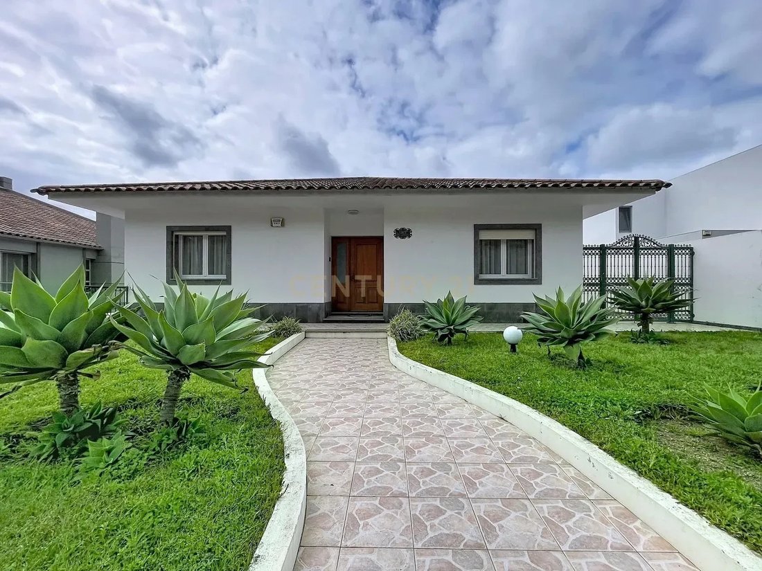 Villa in Rosto do Cao (Livramento), Azores, Portugal 2 - 17782490
