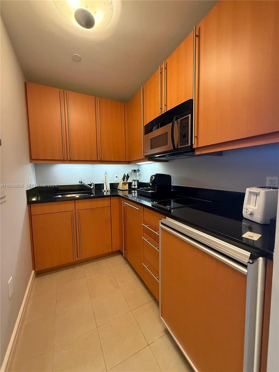 Condo in Miami, Florida, United States 3 - 17781352