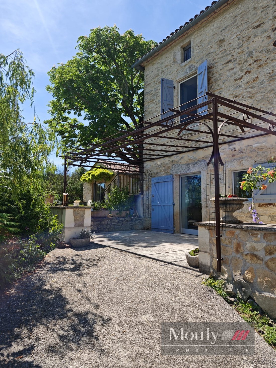 Estate in Pradines, Occitania, France 4 - 17779397