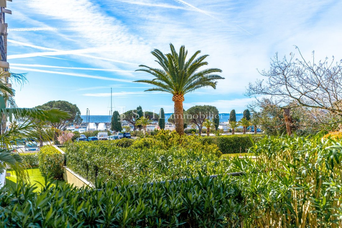 Apartment in Les Issambres, Roquebrune-sur-Argens, France 1 - 17780048