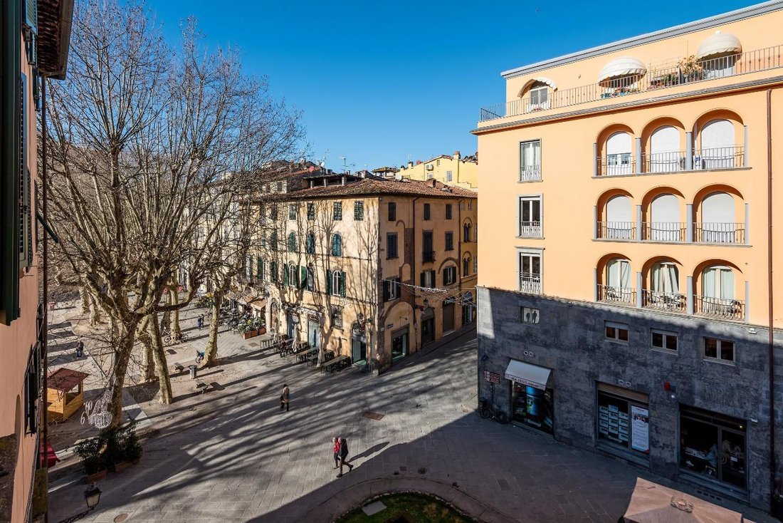 Apartment in Historic Center, Lucca, Tuscany 1 - 17782495