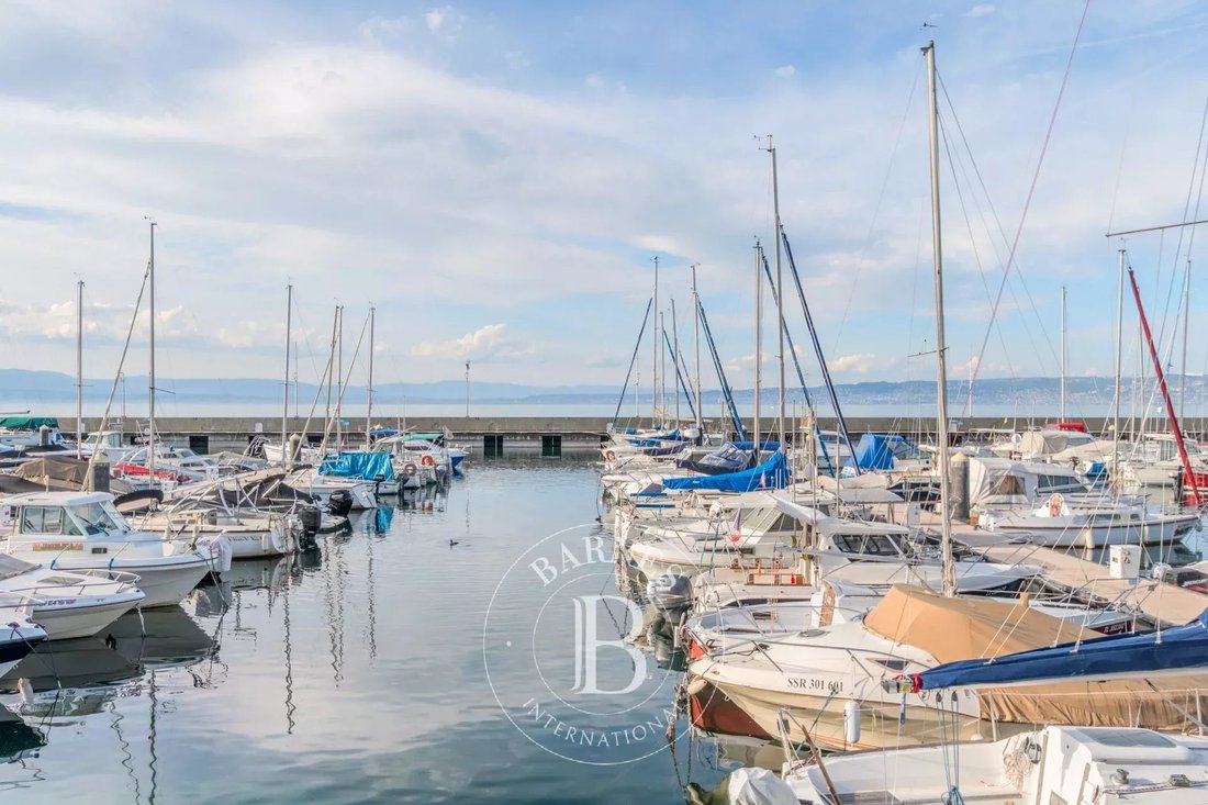 Apartment in Bord du Lac, Evian-les-Bains, France 2 - 17779926