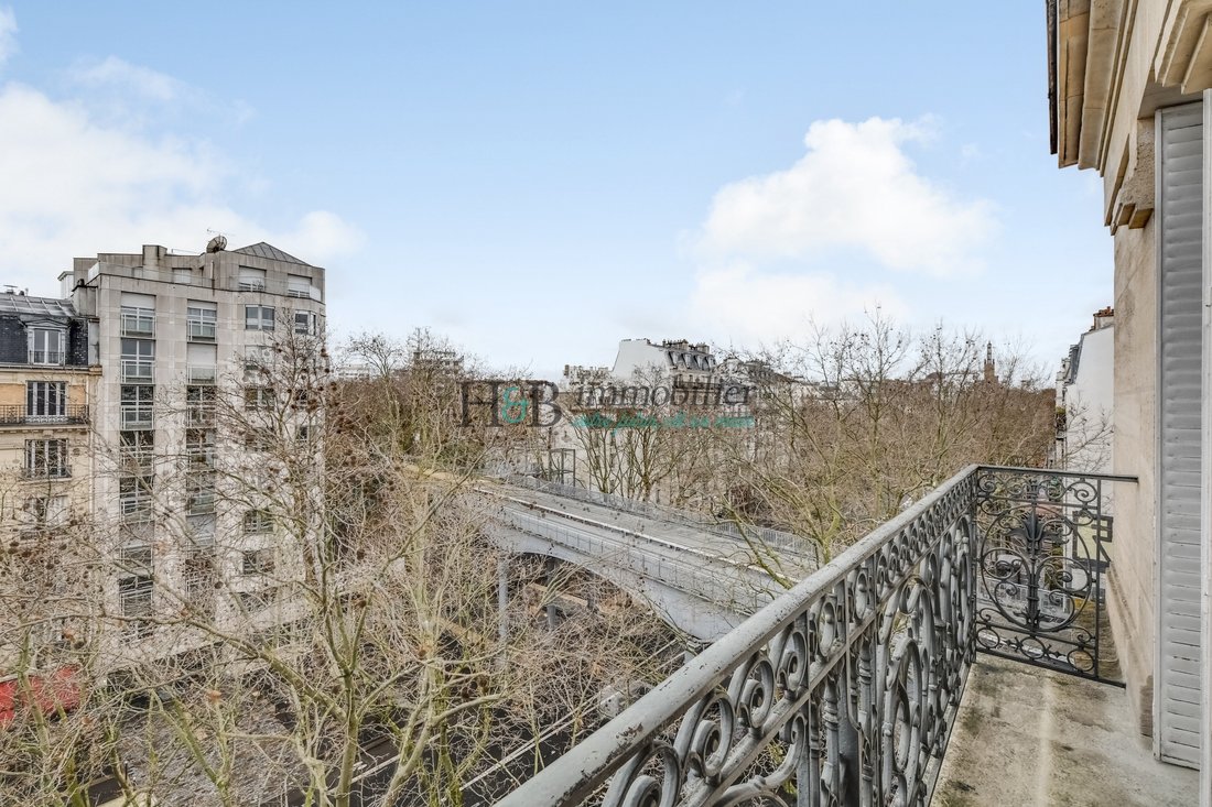 Apartment in Clignancourt-Jules Joffrin, Paris 18e Arrondissement, Paris 4 - 17782245