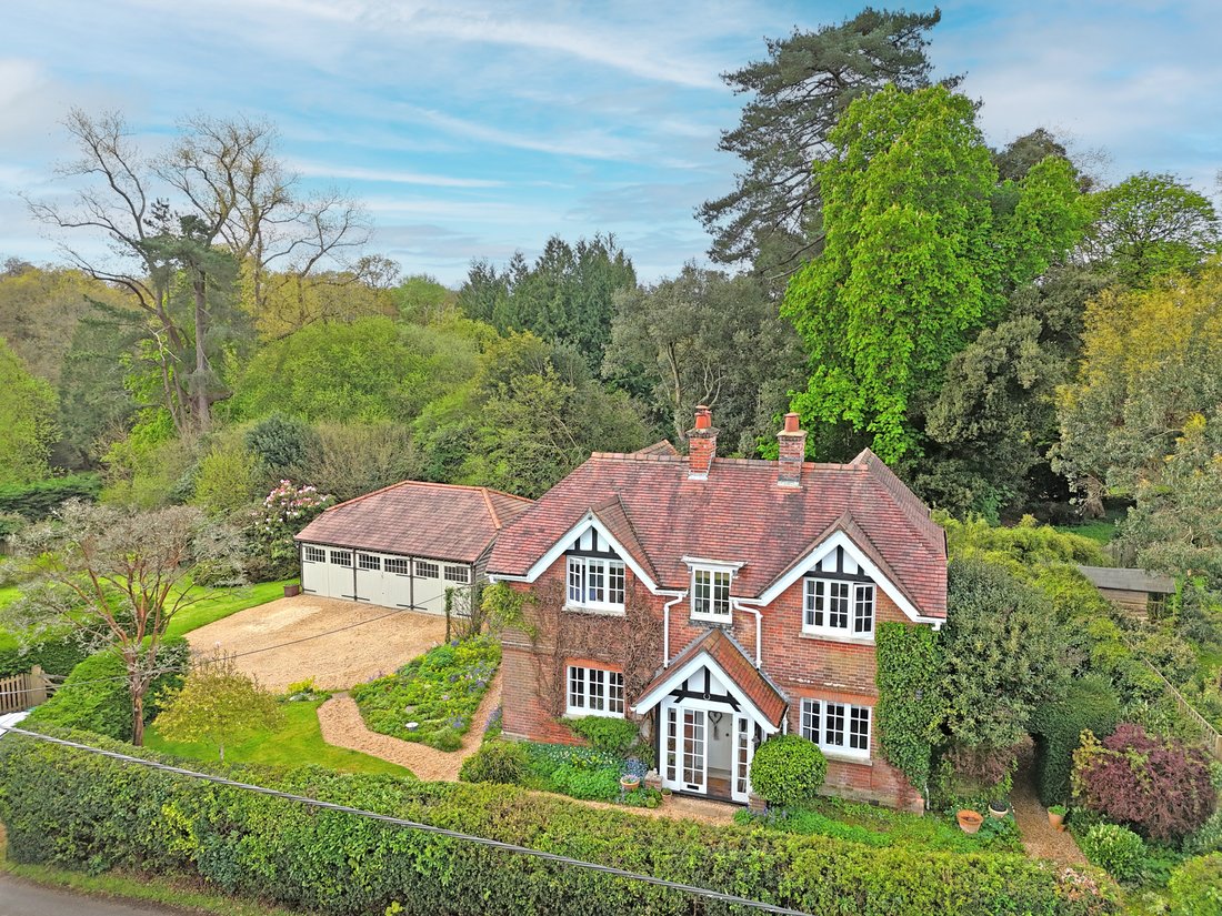 House in Lyndhurst, England 1 - 17487400