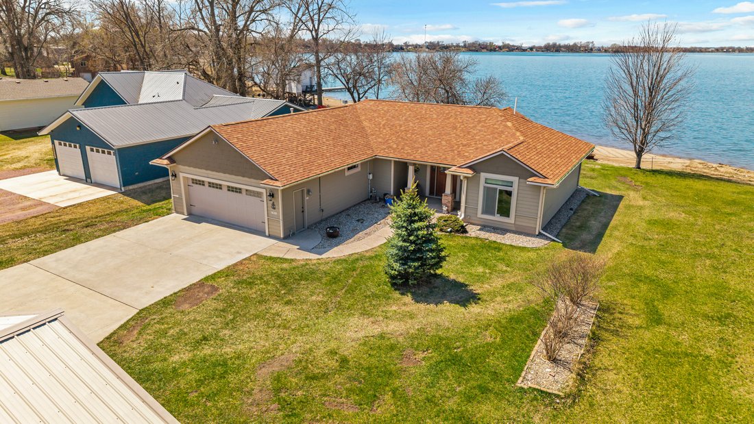 House in Brant Lake, South Dakota, United States 1 - 17779485
