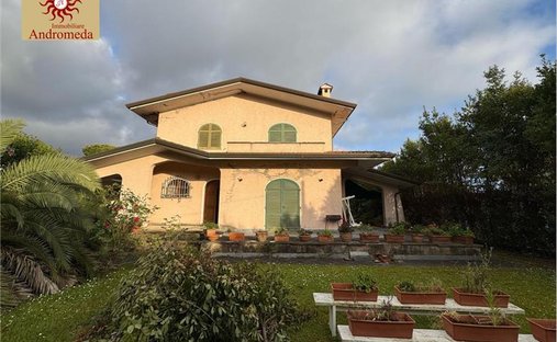 Villa in Center, Forte dei Marmi, Tuscany 1