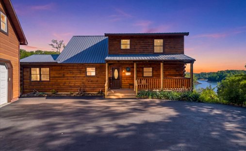 House in Dandridge, Tennessee, United States 1