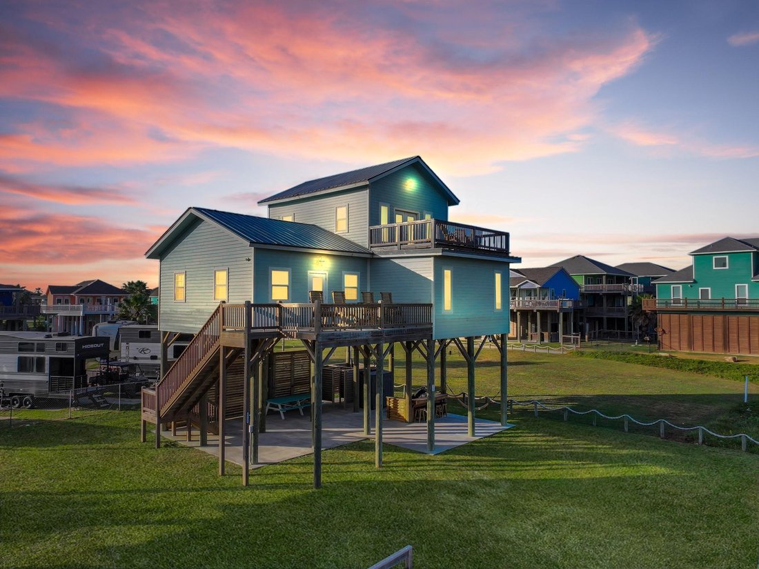 House in Bolivar Peninsula, Texas, United States 1 - 17779196