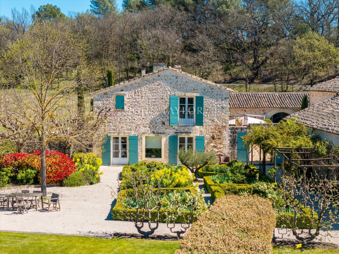 Country House in Gordes, Provence-Alpes-Côte d'Azur, France 1 - 17782556
