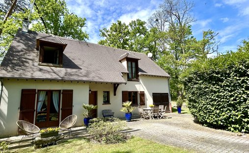 House in Arbonne-la-Foret, Ile-de-France, France 1