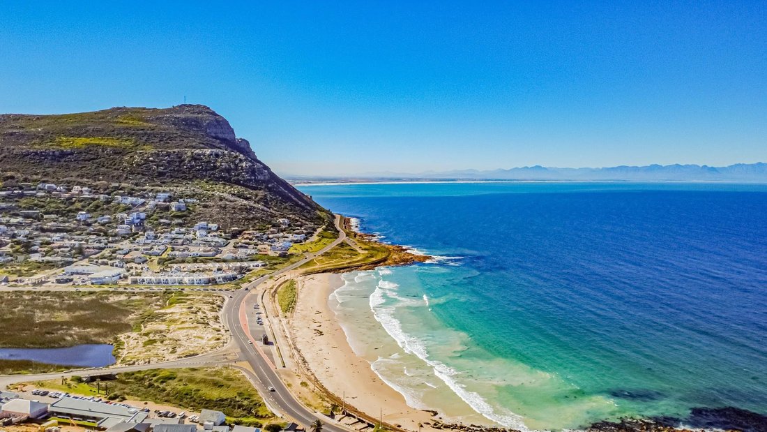House in Glencairn, Cape Town, Western Cape 4 - 17782510