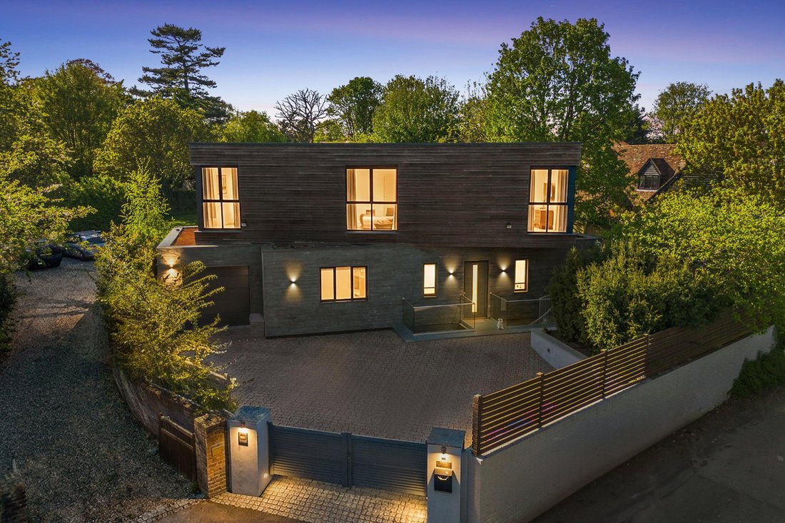 House in Hertfordshire, England 2 - 16826541