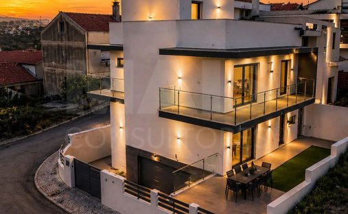 Villa in Pontinha e Famoes, Lisbon, Portugal 1