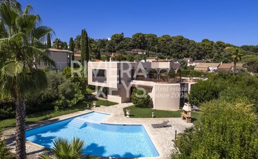 House in Saint Maymes-Lauvert, Antibes, France 1