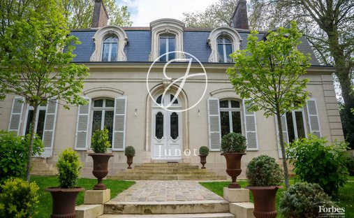 Tenuta a Briand Leclerc, Sens, Francia 1