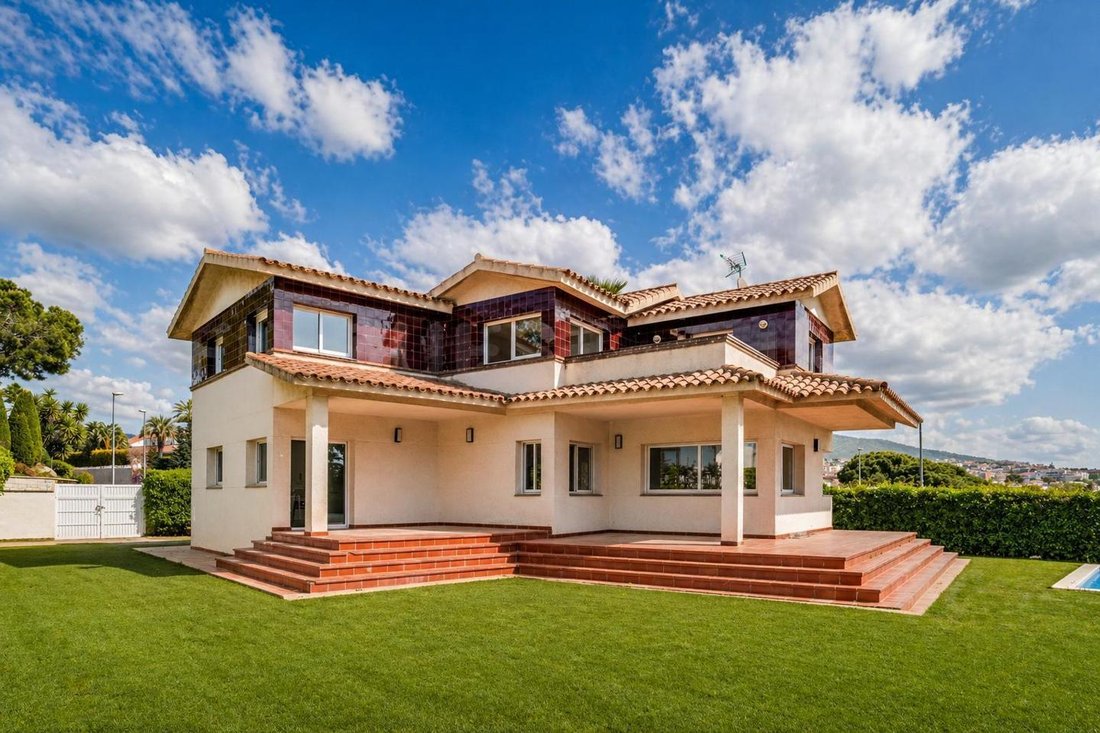 Villa in Montgat, Catalonia, Spain 1 - 17780869