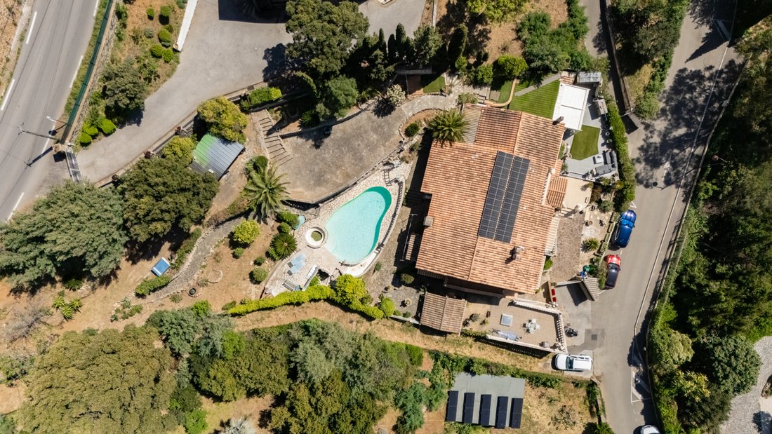 House in La Croix-Valmer, Provence-Alpes-Côte d'Azur, France 1 - 17779386