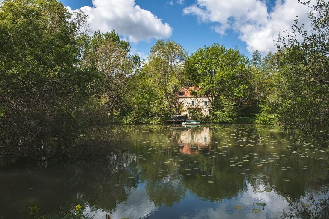 Estate in Campsegret, Nouvelle-Aquitaine, France 1 - 17779353
